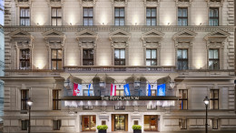 A bécsi Ritz-Carltonba lépve azzal az emberarcú, funkcionális luxussal találkozunk, amelyben fesztelenül jól érezhetjük magunkat; Copyright 2013 Matthew Shaw