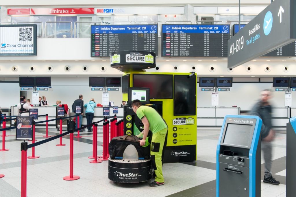 Harc a reptéri poggyászfosztogatók ellen