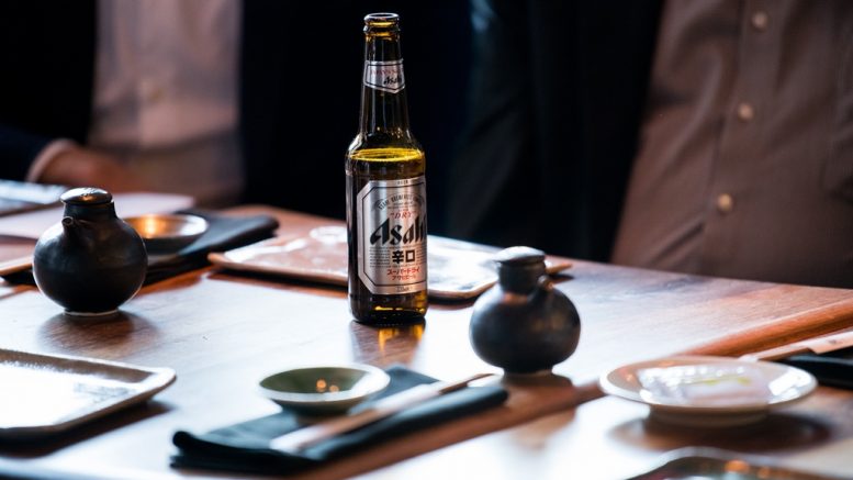 Az Asahi Super Dry-t, Japán első számú, nemzetközileg is nagy népszerűségnek örvendő sörét idén tavasszal vezeti be széles körben a magyar piacra a Dreher Sörgyárak