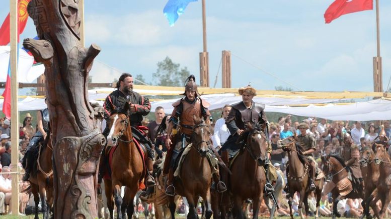 A programokon több száz lovas és több ezer gyalogos hagyományőrző mutatkozik be.