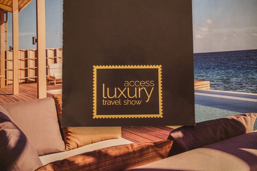 Luxury перевод на русский. Лакшери Тревел. Luxury Travel. Организатор Luxury Travel Mart. Luxury перевод.