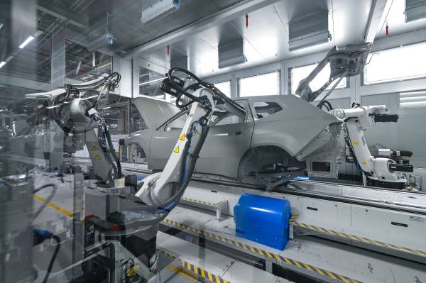 Most úgy tűnik, mégsem csak villanyautók készülnek 2035 után