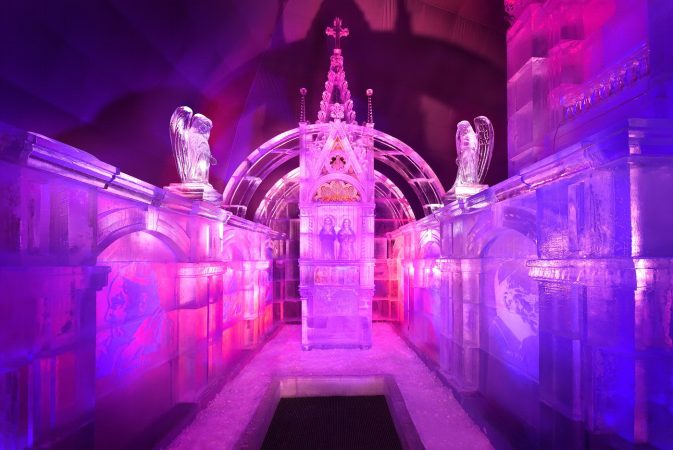 Megnyílt a Tátrai Jégtemplom – idén két pápának állít emléket