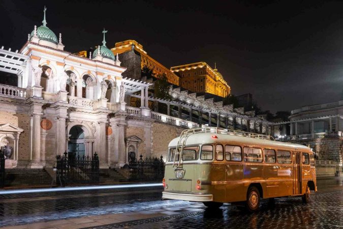 Legendás Ikarusok térnek vissza: nosztalgiajáratok a téli hétvégéken Budapesten