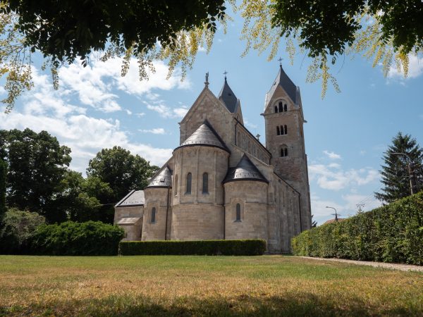 Lébény román kori csodája a Szent Jakab-templom