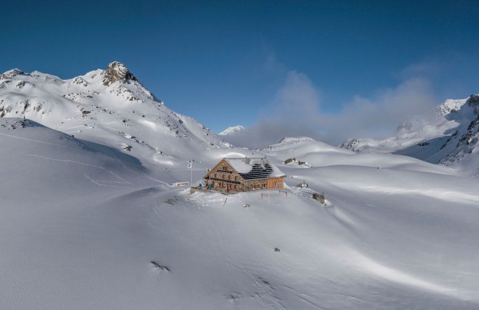 Klímaváltozás miatt olvadó pályák: így tűnik el csendben a svájci síparadicsom egy része