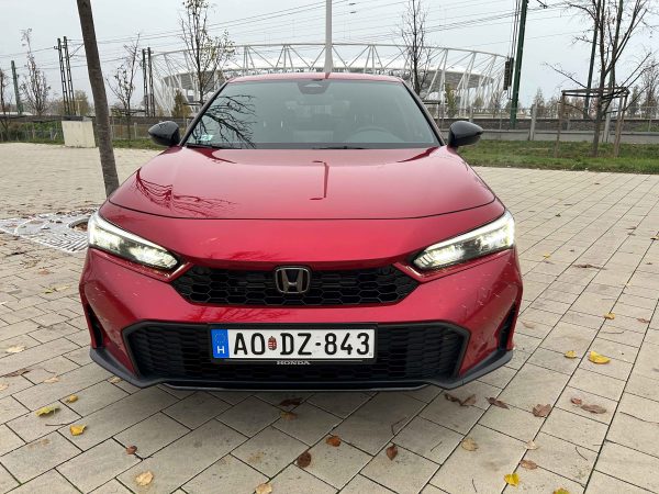 Amikor a hagyomány és a hibridtechnika összeér. Honda Civic e:HEV Advance teszt